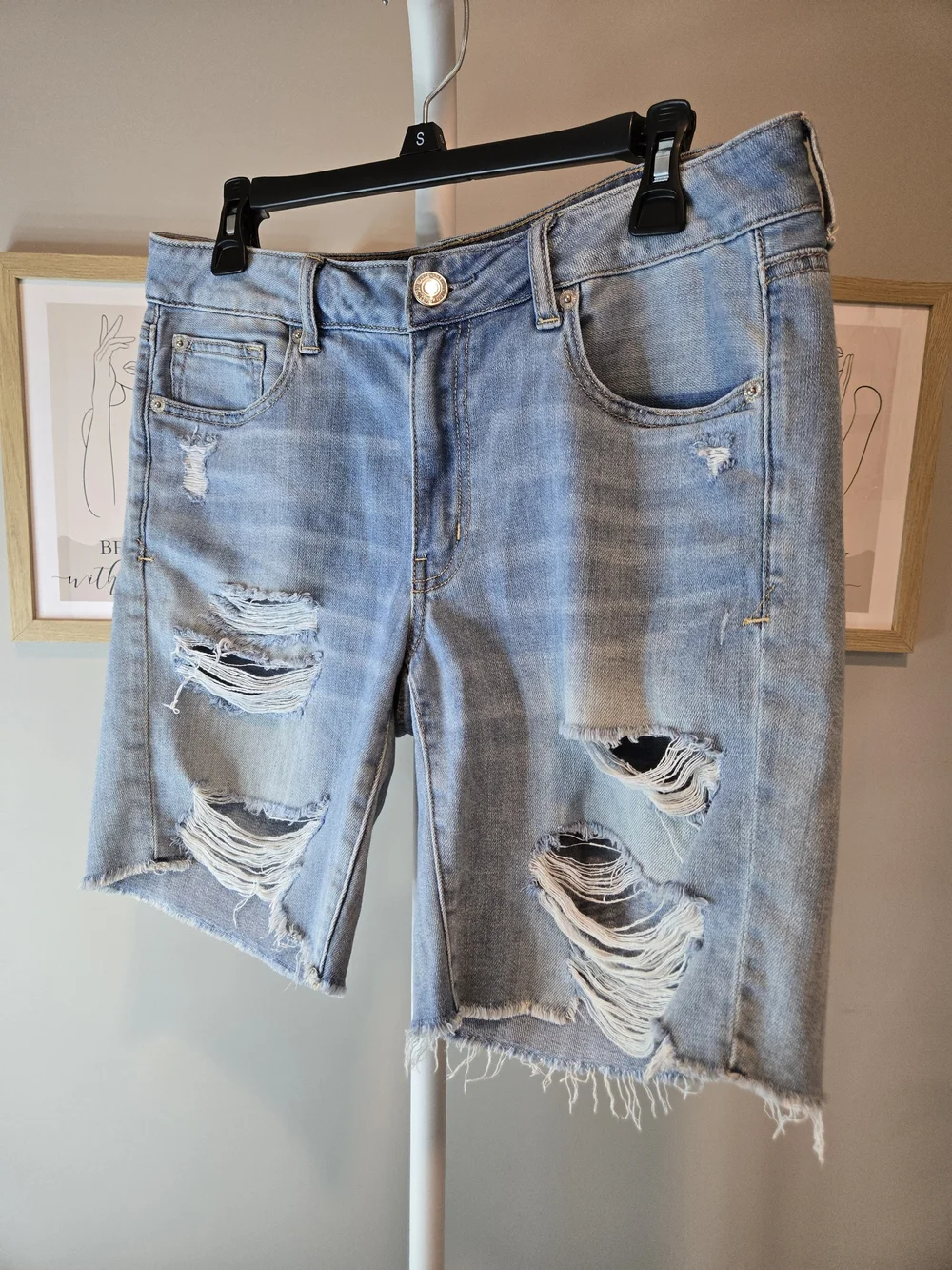 Tom Girl Bermuda AEO Liggt Blue Distressed Denim Jean Shorts